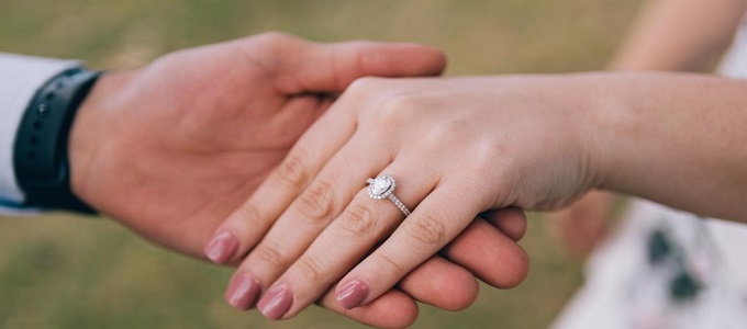 Engagement Ring (Credit: dreaminterpretation)