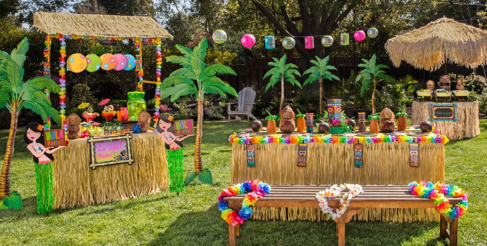 Hawaiian Luau Party Ideas (Credit: alohadreams)