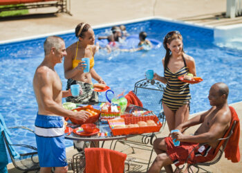 Family Pool Party Ideas (Credit: treasurepoolsblog)