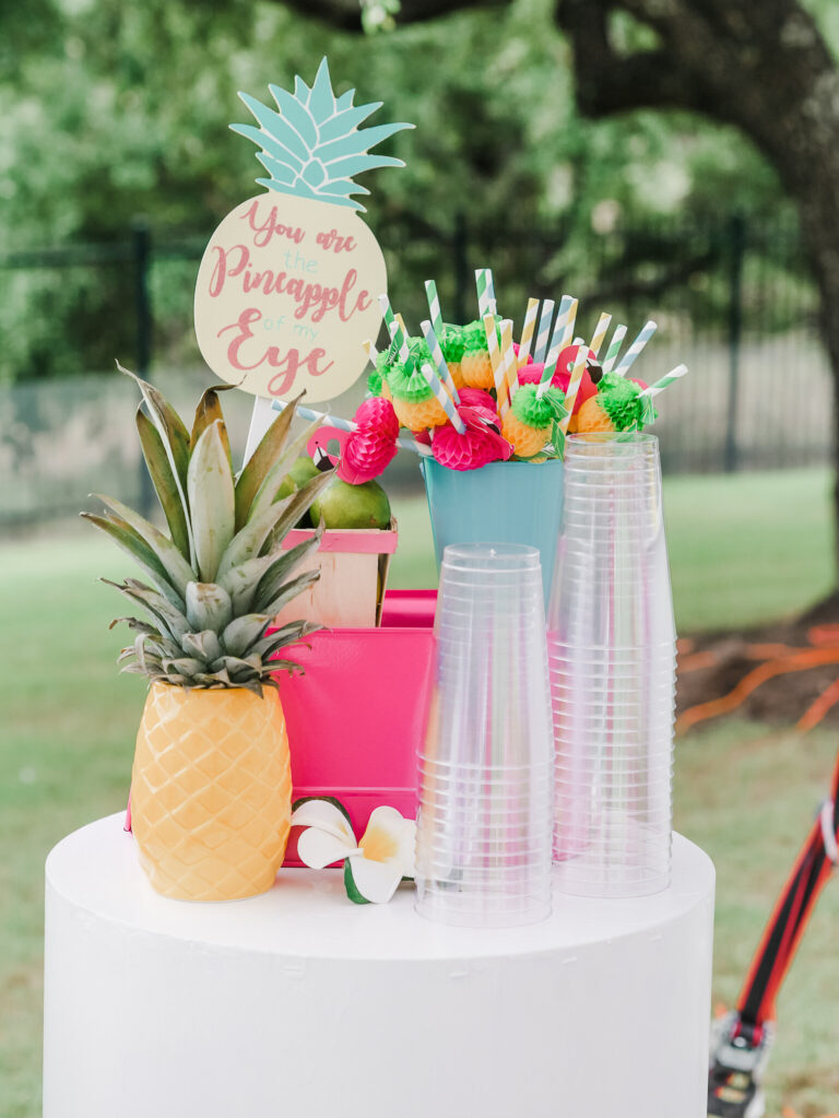 Tropical Party Drinks (Credit: Mint Event Design)