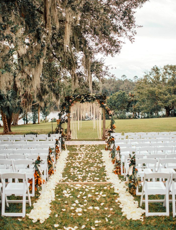 Wedding Decorations (Credit : fyerflyproductions)