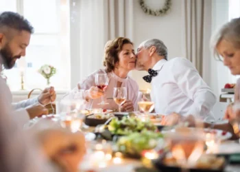 Anniversary Party Ideas (Credit: holidaycottages)