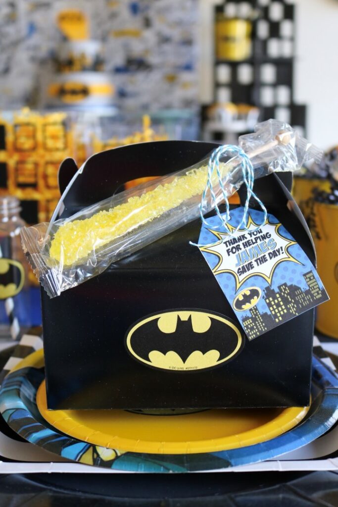 Batman Party Favors (Credit: orientaltrading)