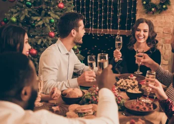 Dinner Party Ideas (Credit: stylecaster)