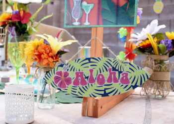 Hawaiian Luau Party Centerpieces (Credit: decortips)
