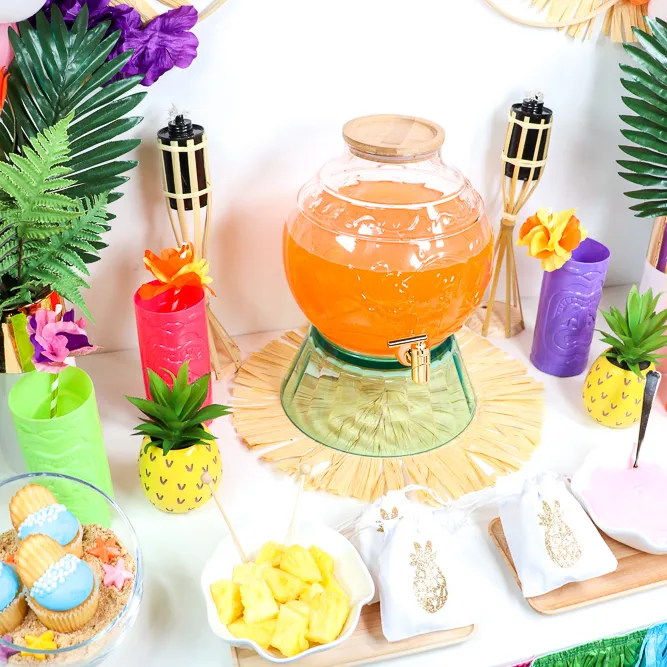 Hawaiian Luau Party Treats (Credit: printablecrush)