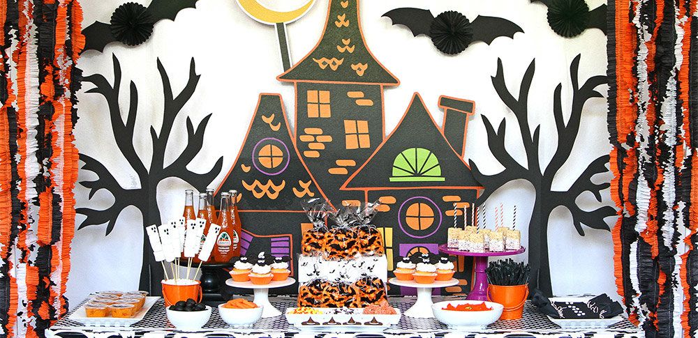 Kids Halloween Party Decoration (Credit: Birthday in A Box)