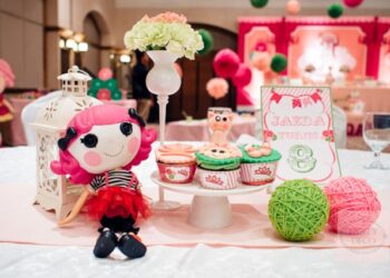 Lalaloopsy Party Centerpieces (Credit: Party Doll Mania)