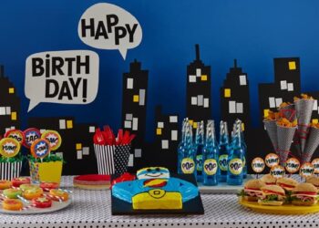 Superhero Birthday Party Cakes (Credit: bettycrocker)