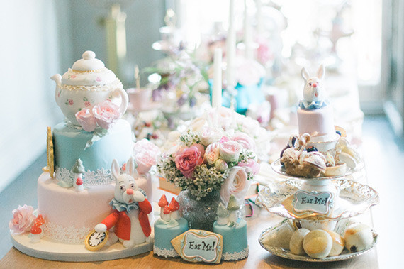 Alice in Wonderland Party Cakes (Credit: 100lclive)