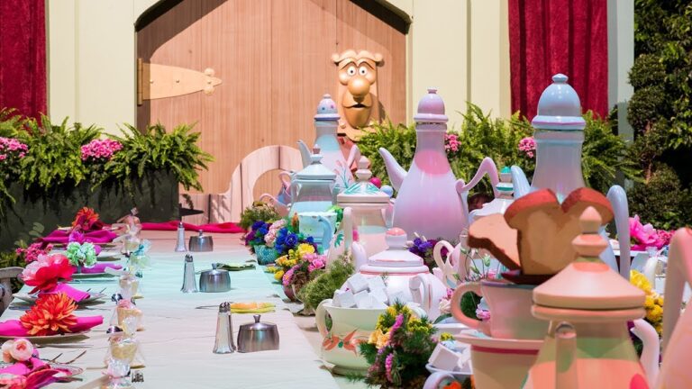 Alice in Wonderland Party Decoration (Credit: Disney Meetings &amp; Events)