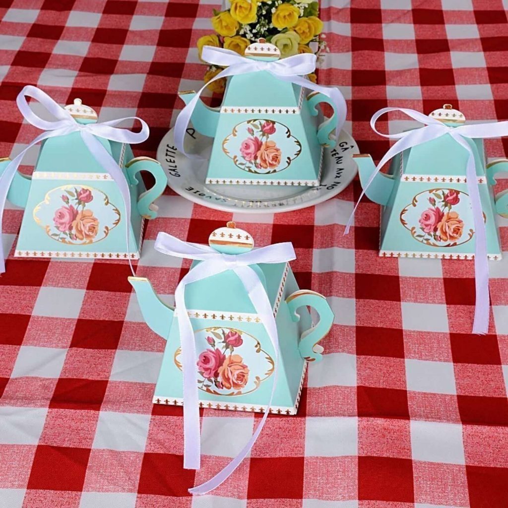 Alice in Wonderland Party Favors (Credit: easyeventplanning)