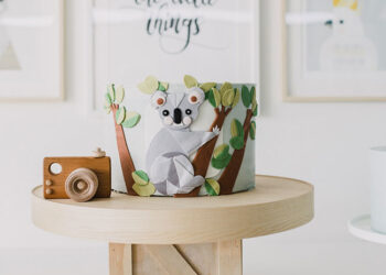 Back to the Outback Party Centerpieces (Credit: Inspired by This)