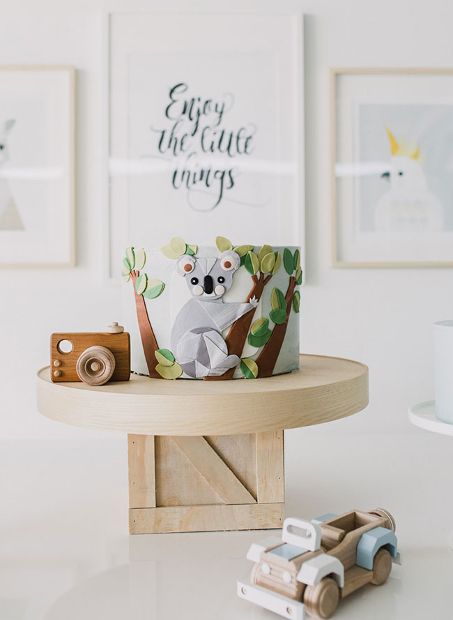 Back to the Outback Party Centerpieces (Credit: Inspired by This)