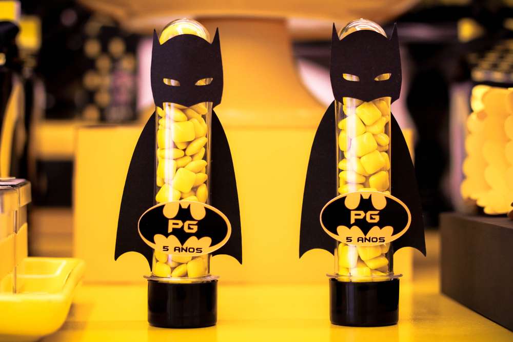 Batman Party Favors (Credit: Catch My Party)