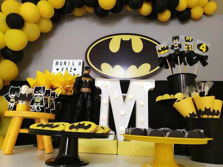 Batman Party Treats (Credit: catchmyparty)