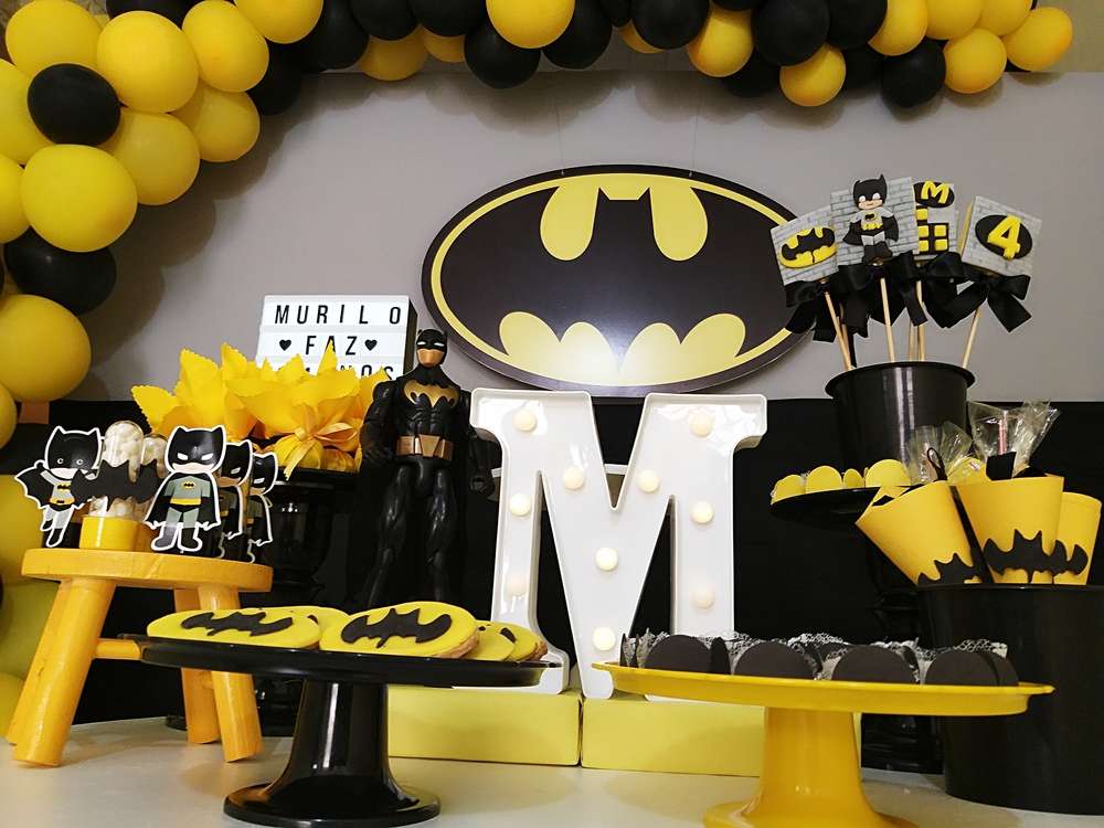 Batman Party Treats (Credit: catchmyparty)
