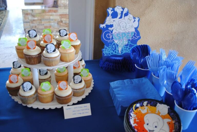 Casper Party Table Setting (Credit: Pinterest)