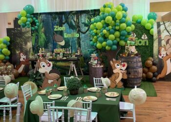 Chip and Dale Party Decoration (Credit: Catch My Party)