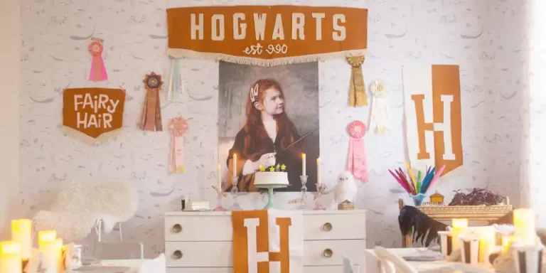 Harry Potter Party Decoration (Credit: laybabylay)