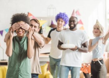 Surprise Birthday Party Ideas (Credit: familyapp)
