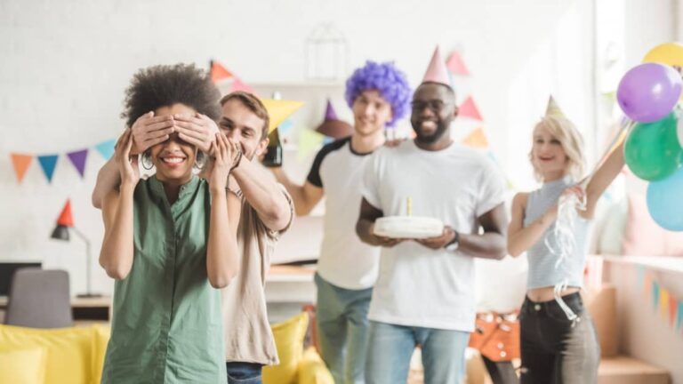 Surprise Birthday Party Ideas (Credit: familyapp)