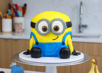 Minion Birthday Cakes