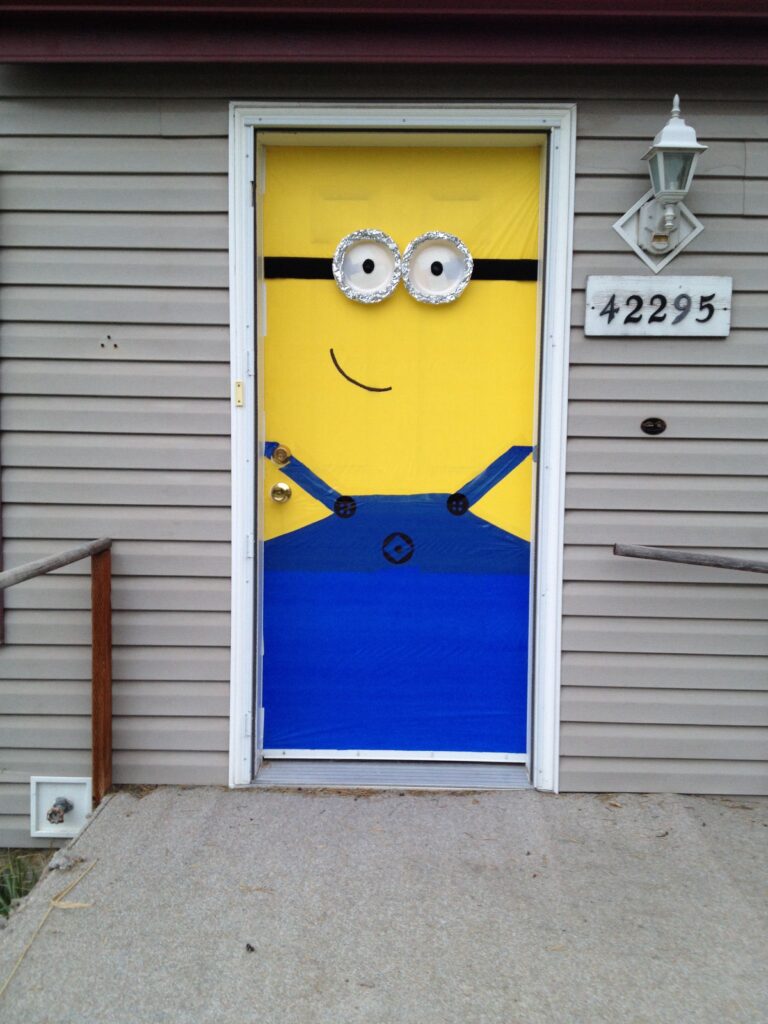 Minion Door Decoration
