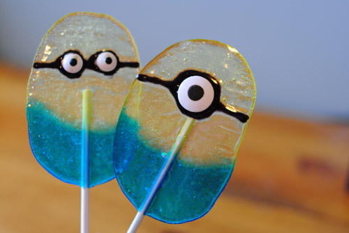 Minion Lollipops