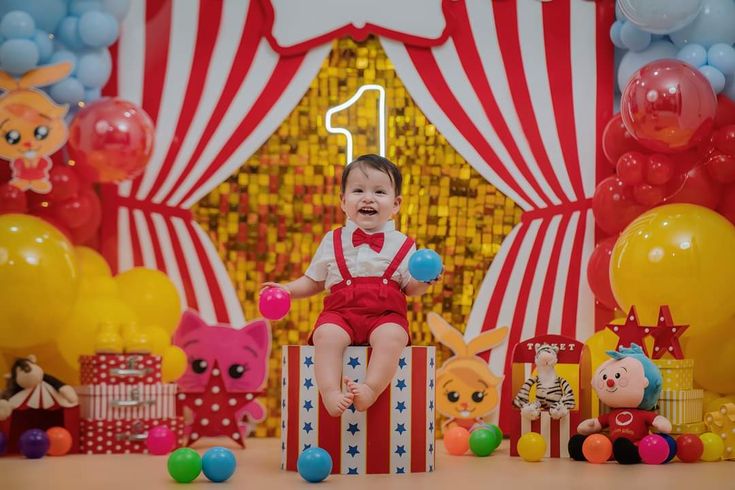 Free Canva El Payaso Plim Plim invitations with rainbow balloons, stars, clouds, confetti, and colorful circus-themed birthday decorations