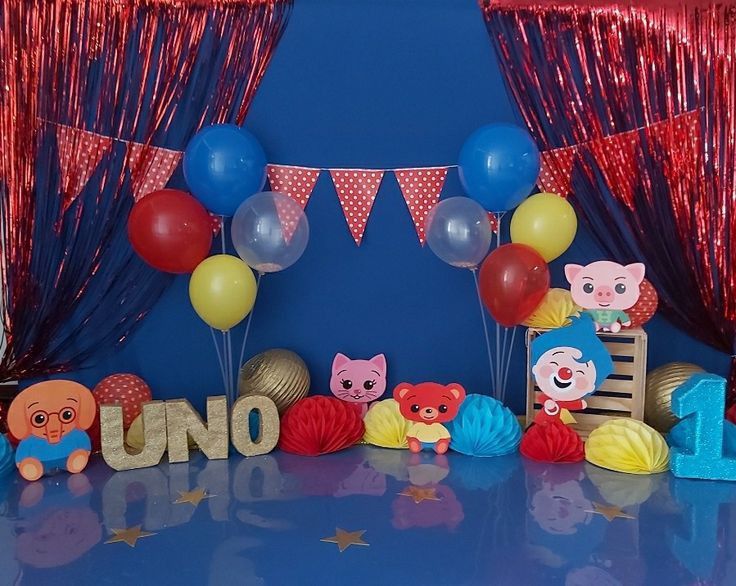 El Payaso Plim Plim birthday invitation with rainbow skies, fluffy clouds, colorful stars, balloons, and whimsical party decorations
