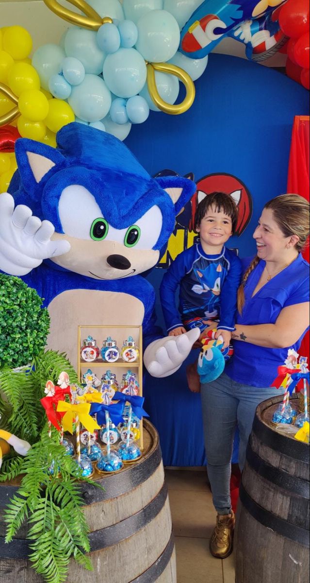 Kids Sonic Dash invitation with vibrant blue background, speed effects, stars, and iconic game elements