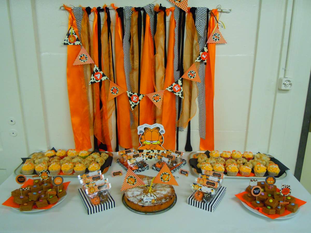 Garfield Canva invitation design with cartoon cat theme, lasagna slices, comic-style text bubbles, and orange background