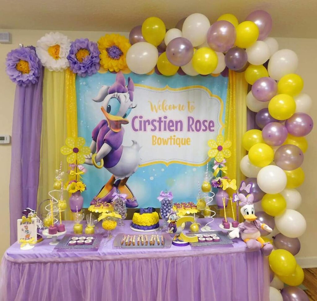 Daisy Duck Birthday Party Decor