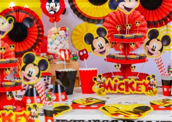 Mickey Mouse Birthday Party Table Setting