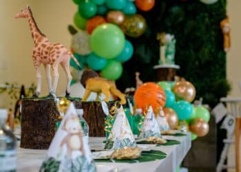 Safari Birthday Party Table Setting
