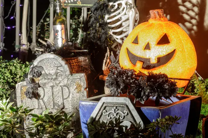 10 Tips to Host Adult Halloween Party Ideas