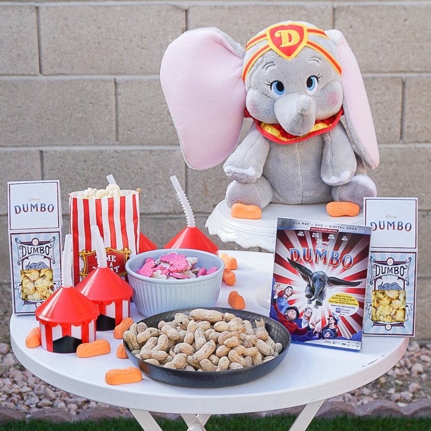Dumbo Birthday Invitations