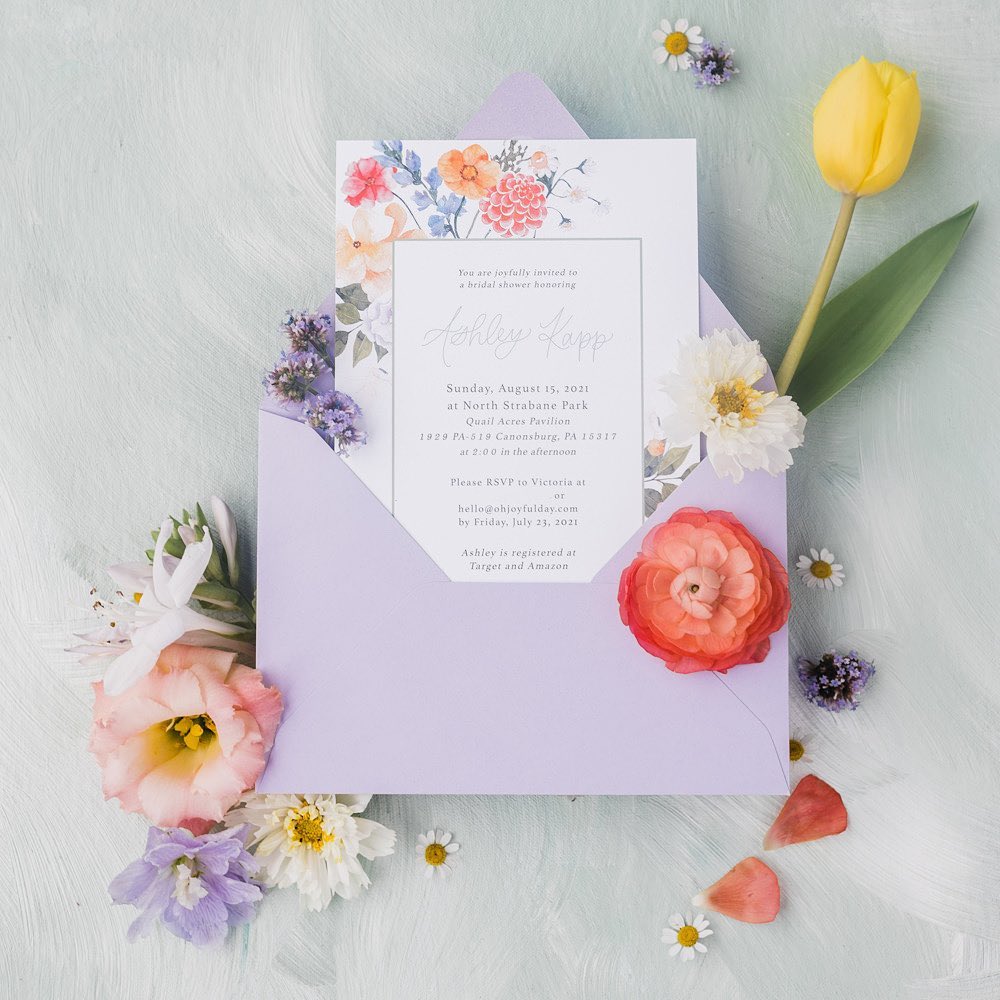 Popular Floral Styles for Bridal Shower Invitations