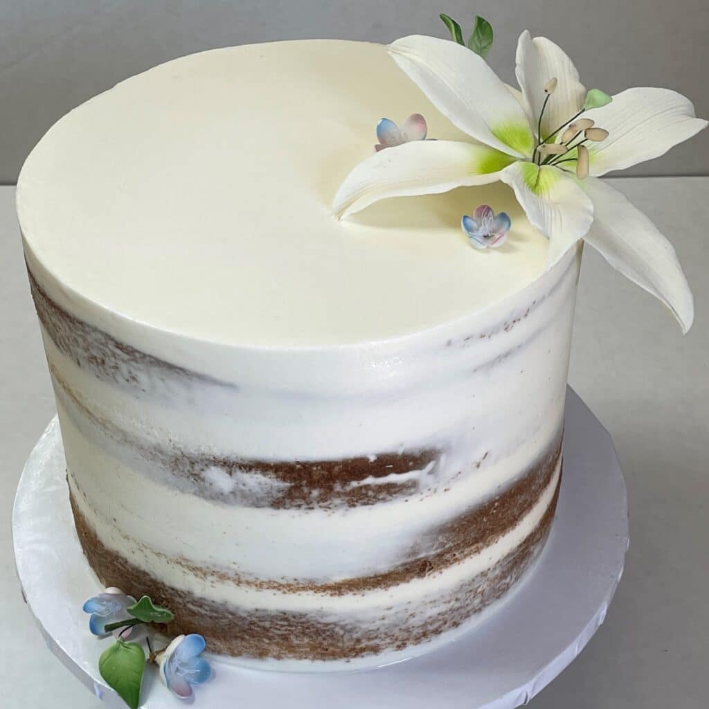 Pristine Lily Cakes