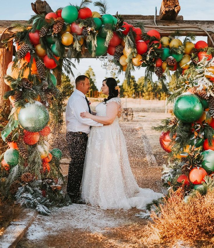 Holiday Cheer Wedding Party Planner 