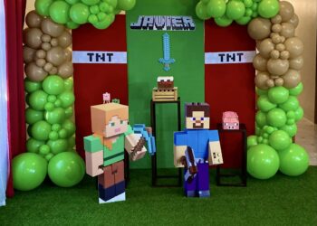 Plan Minecraft Birthday Party (Credit: catchmyparty)