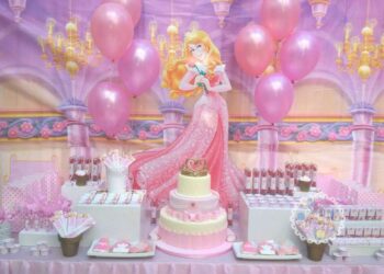 Princess Aurora Party (Credit: pinterest)