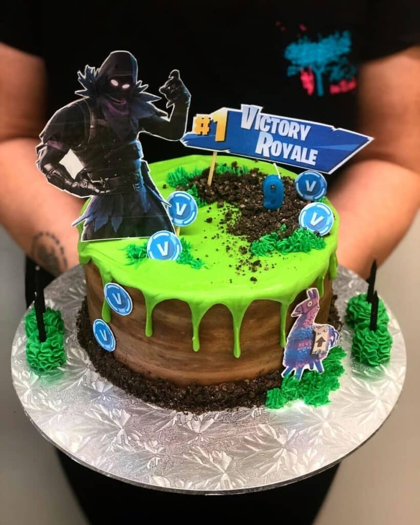 Fortnite Themed Drip Cake