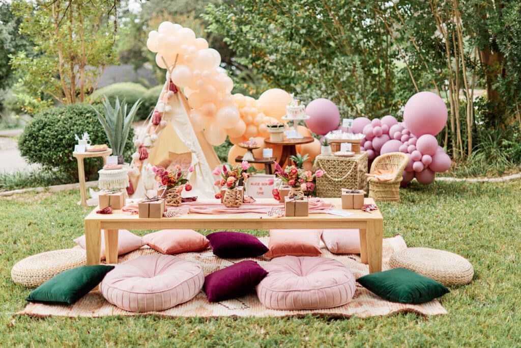 Chic Llama Birthday Party Decor