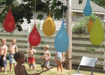 Backyard Sprinkler Party in Summer