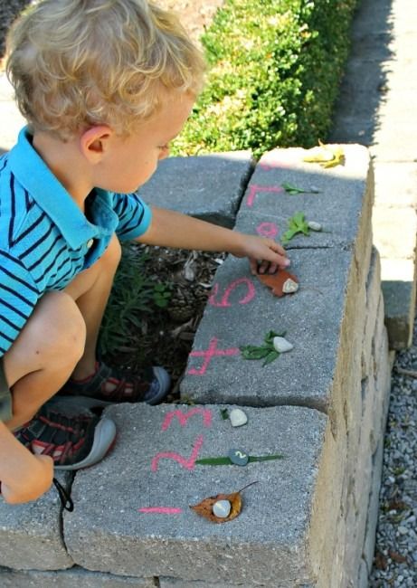 Nature Scavenger Hunt in Summer