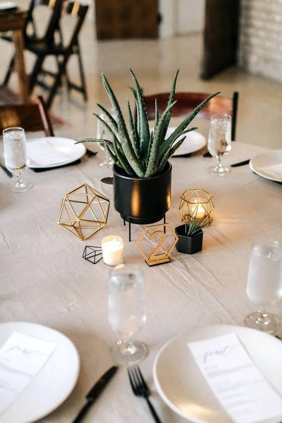 Modern Minimalist Wedding Party Planner 2