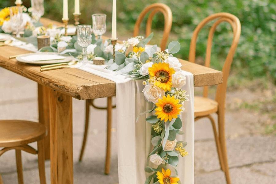 Summer Sunflower Wedding Party Planner 3