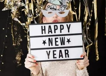 Black & Gold New Year Kids Party Theme 7